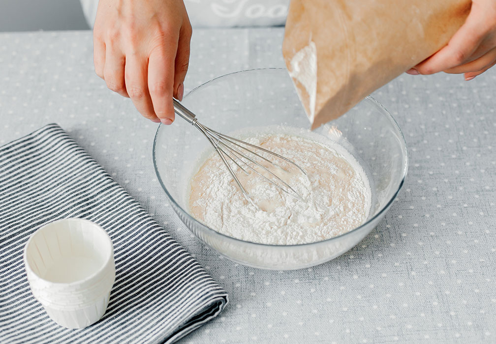 24 0130 Baking Gluten Free Flour Carbcut Image